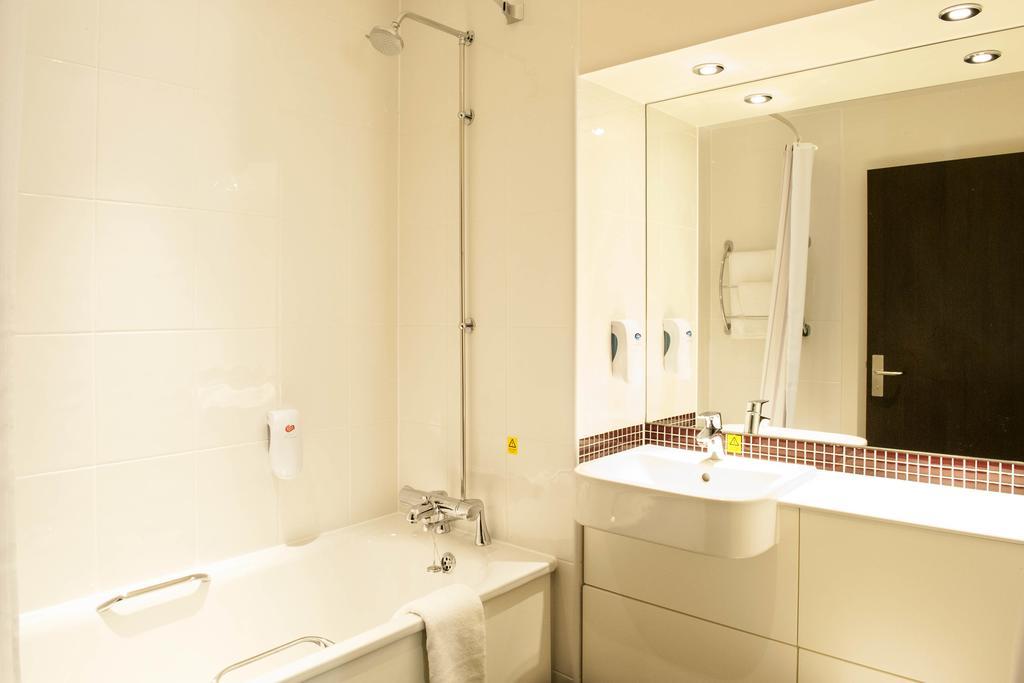 Premier Inn Aberdeen Airport - 戴斯 客房 照片